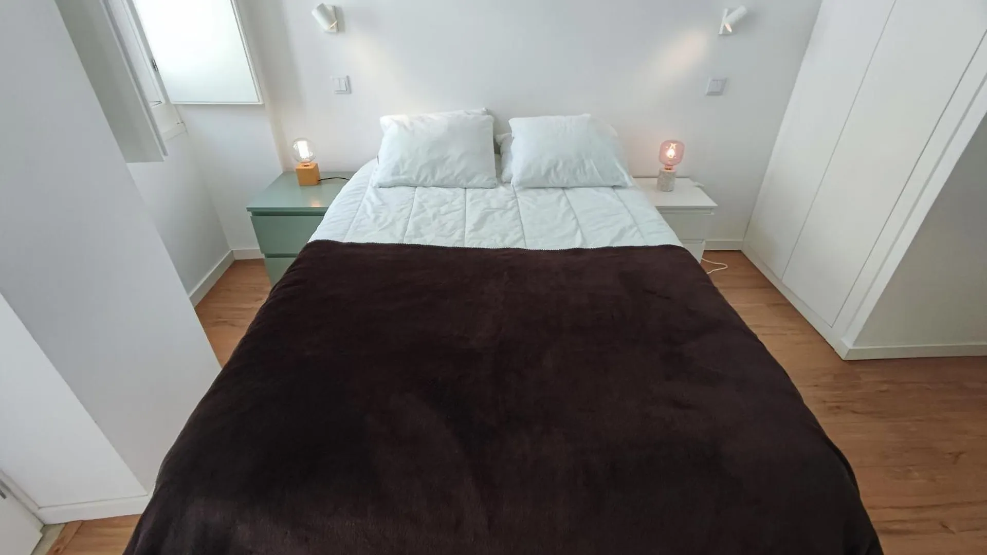 Apartment Lisbon T1 Balcony W River Views, R Cidade Cardiff, Lisbon Portugal