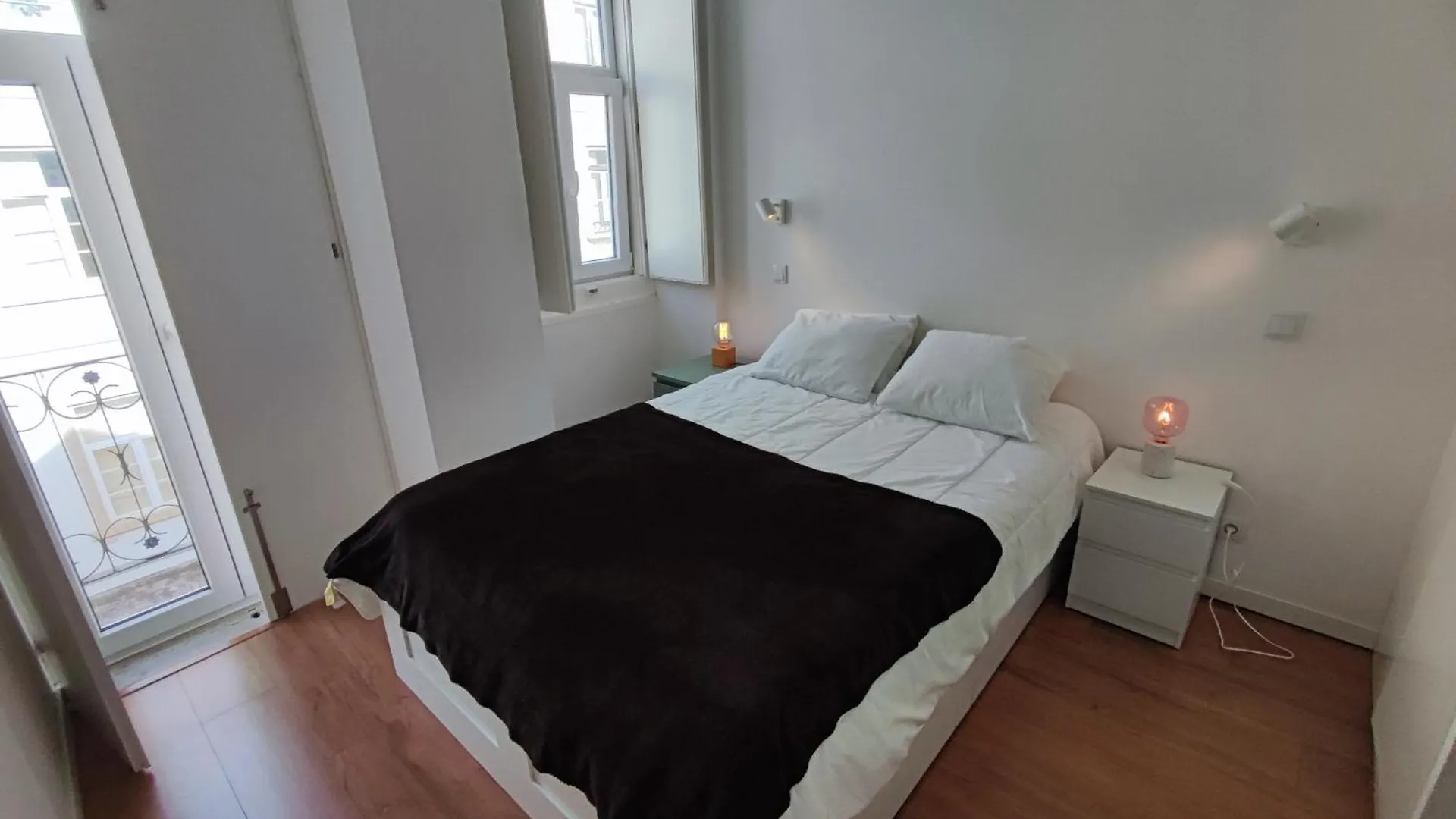 Apartment Lisbon T1 Balcony W River Views, R Cidade Cardiff, Lisbon