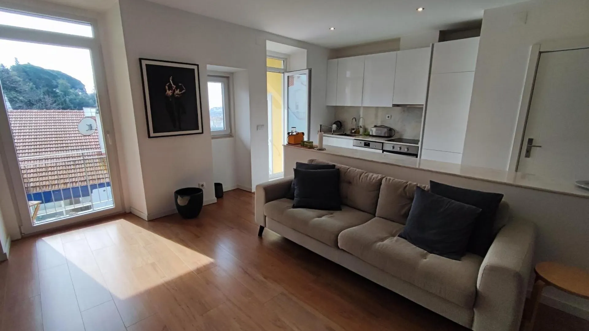 Apartment Lisbon T1 Balcony W River Views, R Cidade Cardiff, Lisbon