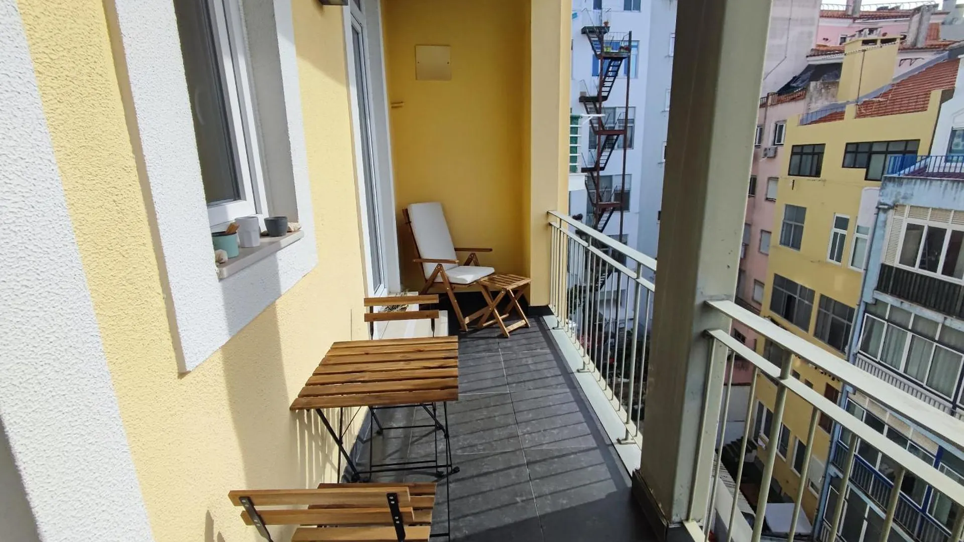 Lisbon T1 Balcony W River Views, R Cidade Cardiff, Lisbon