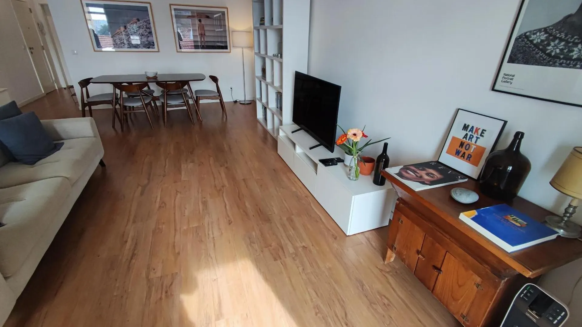 Lisbon T1 Balcony W River Views, R Cidade Cardiff, Lisbon Apartment