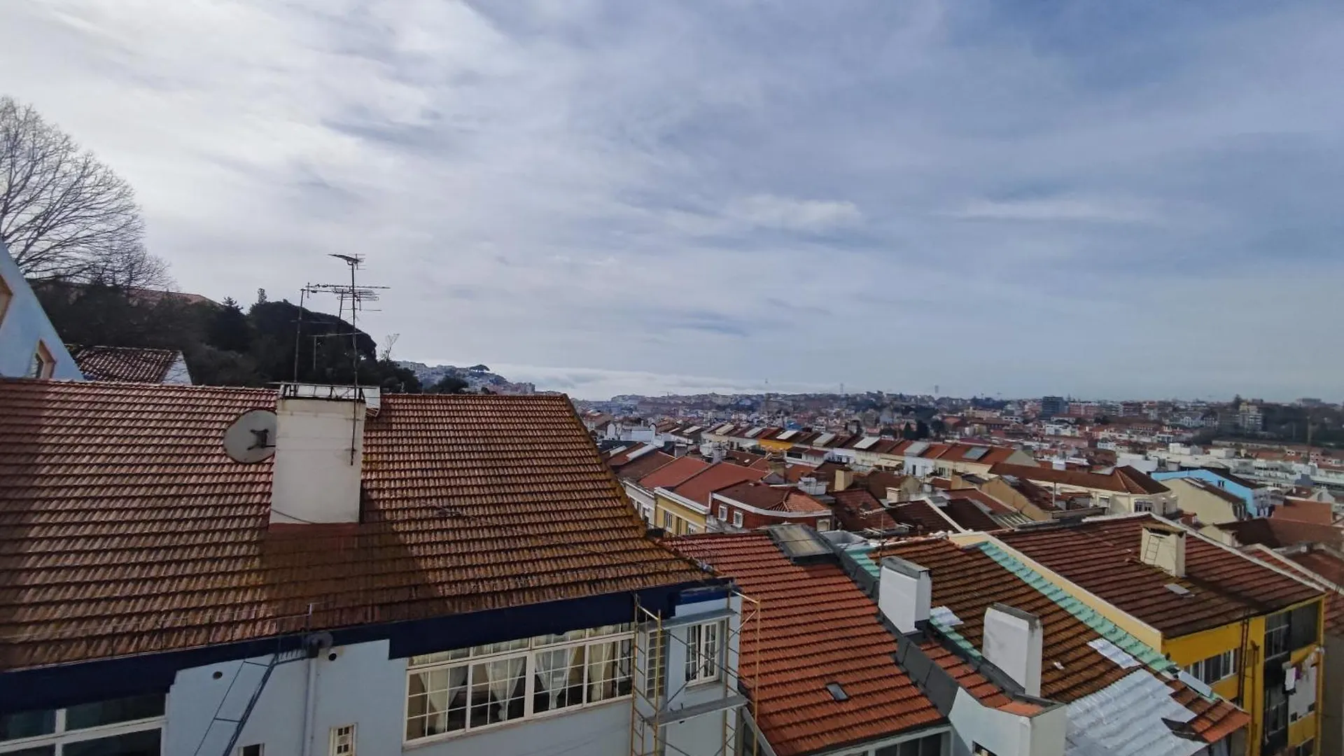 Apartment Lisbon T1 Balcony W River Views, R Cidade Cardiff, Lisbon