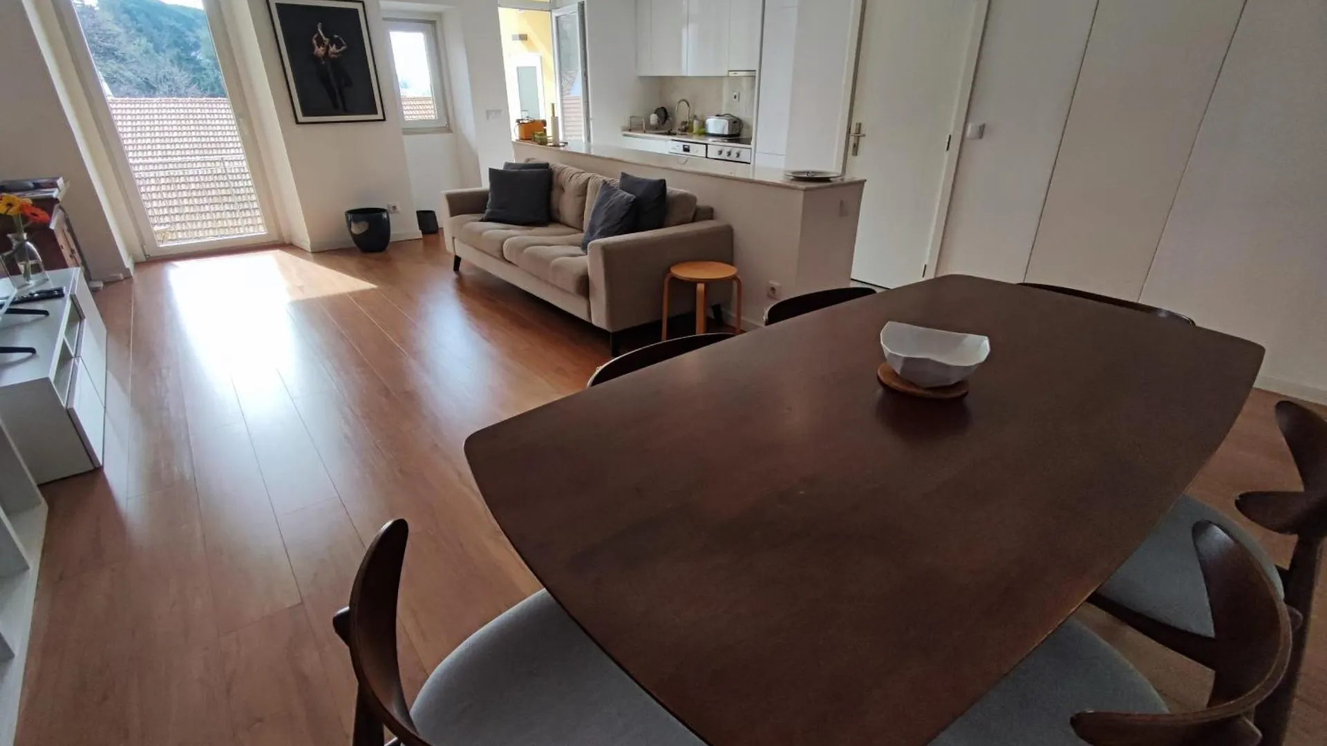 Lisbon T1 Balcony W River Views, R Cidade Cardiff, Lisbon Apartment