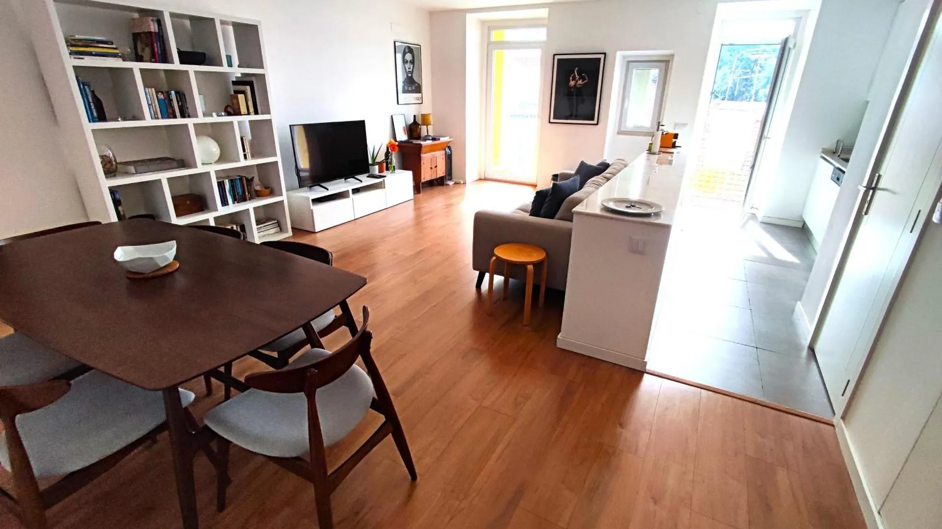 Lisbon T1 Balcony W River Views, R Cidade Cardiff, Lisbon location